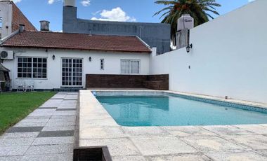 VENTA CASA 4 AMBIENTES MORON PILETA QUINCHO COCHER