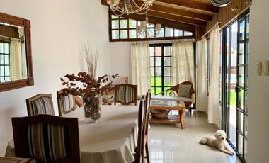 VENTA CASA 4 AMBIENTES MORON PILETA QUINCHO COCHER