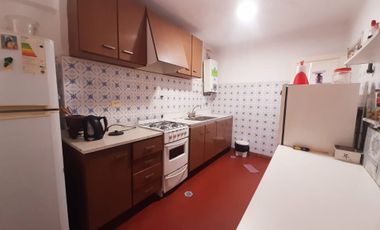 Venta casa 4 ambientes y amplio parque Copacabana