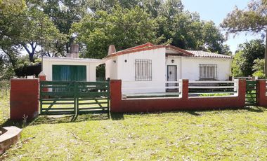 Venta casa 4 ambientes y amplio parque Copacabana