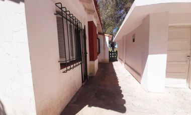 Venta casa 4 ambientes y amplio parque Copacabana