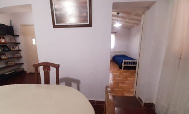 Venta casa 4 ambientes y amplio parque Copacabana