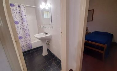 Venta casa 4 ambientes y amplio parque Copacabana