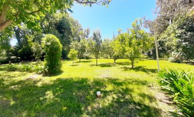 Venta casa 4 ambientes y amplio parque Copacabana