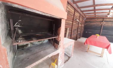 Venta casa 4 ambientes y amplio parque Copacabana