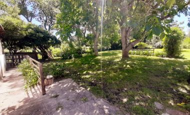 Venta casa 4 ambientes y amplio parque Copacabana