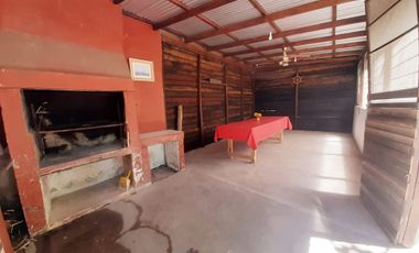 Venta casa 4 ambientes y amplio parque Copacabana