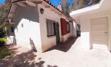 Venta casa 4 ambientes y amplio parque Copacabana