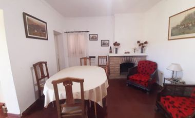 Venta casa 4 ambientes y amplio parque Copacabana