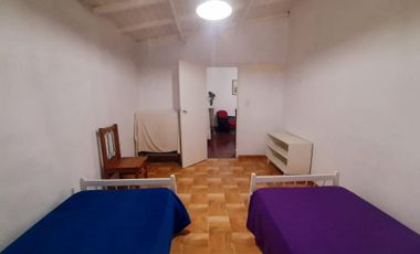 Venta casa 4 ambientes y amplio parque Copacabana