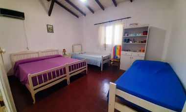 Venta casa 4 ambientes y amplio parque Copacabana