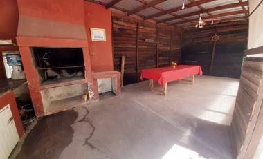 Venta casa 4 ambientes y amplio parque Copacabana