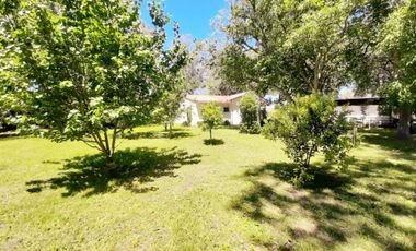 Venta casa 4 ambientes y amplio parque Copacabana