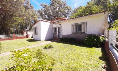 Venta casa 4 ambientes y amplio parque Copacabana