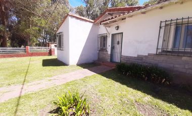 Venta casa 4 ambientes y amplio parque Copacabana