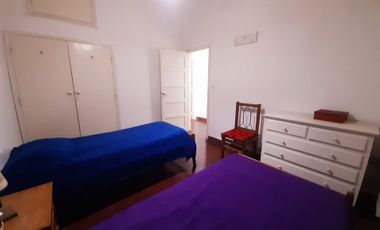Venta casa 4 ambientes y amplio parque Copacabana