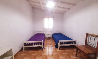 Venta casa 4 ambientes y amplio parque Copacabana