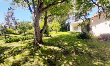 Venta casa 4 ambientes y amplio parque Copacabana