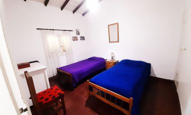 Venta casa 4 ambientes y amplio parque Copacabana
