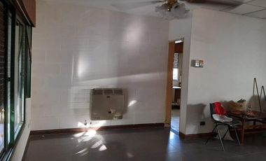 VENTA CASA GARIN 4 AMBIENTES COC-PERMUTA