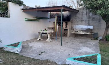 VENTA CASA GARIN 4 AMBIENTES COC-PERMUTA