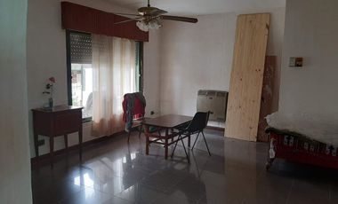 VENTA CASA GARIN 4 AMBIENTES COC-PERMUTA