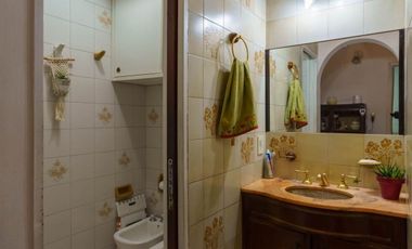 CASA EN VENTA VILLA BALLESTER 4 AMBIENTES  PILETA