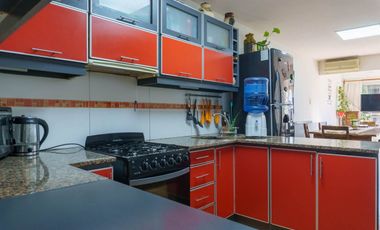 CASA EN VENTA VILLA BALLESTER 4 AMBIENTES  PILETA