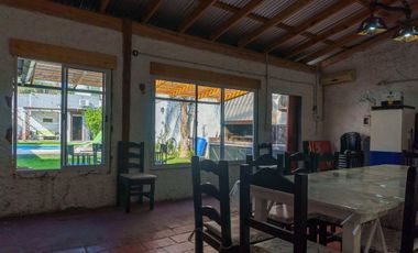 CASA EN VENTA VILLA BALLESTER 4 AMBIENTES  PILETA