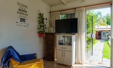 CASA EN VENTA VILLA BALLESTER 4 AMBIENTES  PILETA
