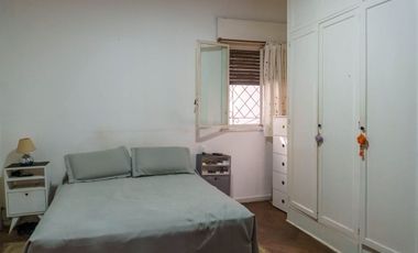 CASA EN VENTA VILLA BALLESTER 4 AMBIENTES  PILETA
