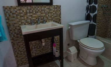 CASA EN VENTA VILLA BALLESTER 4 AMBIENTES  PILETA