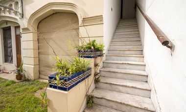 EN VENTA DPTO INTERNO PLANTA ALTA PLENO CENTRO