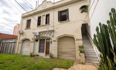 EN VENTA DPTO INTERNO PLANTA ALTA PLENO CENTRO