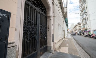 EN VENTA DPTO INTERNO PLANTA ALTA PLENO CENTRO