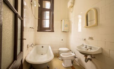 EN VENTA DPTO INTERNO PLANTA ALTA PLENO CENTRO