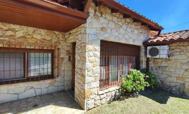 CASA EN VENTA 3 DORMITORIOS QUILMES OESTE
