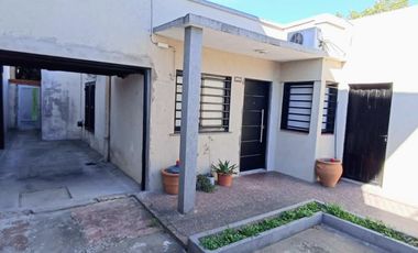 VENTA CASA 3 AMB CON PATIO Y LOCAL, BERAZATEGUI