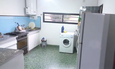 VENTA CASA 3 AMB CON PATIO Y LOCAL, BERAZATEGUI
