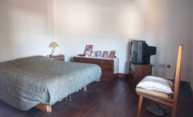 CASA EN VENTA BERISSO CON 1 DEPARTAMENTO Y PATIO