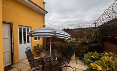 VENTA PH AL FRENTE 4 AMB. COCHERA MAS PH 3 AMB.