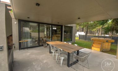 VENTA CASA BERLIN WOODS PINAMAR NORTE