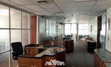 Oficina en Arriendo en Apoquindo / Augusto Leguia