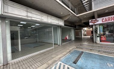 Local Comercial en Arriendo en Stripcenter Dominica 311