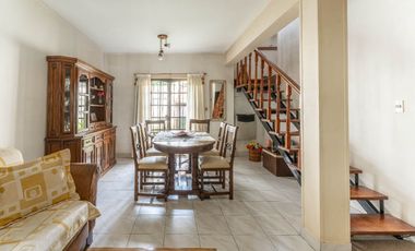 VENTA PH 4 AMBIENTES CON COCHERA JARDIN Y PARRILLA