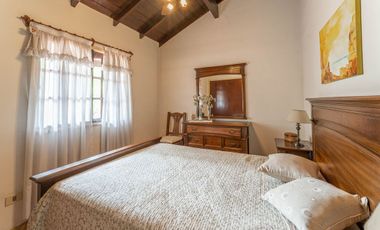 VENTA PH 4 AMBIENTES CON COCHERA JARDIN Y PARRILLA