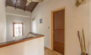 VENTA PH 4 AMBIENTES CON COCHERA JARDIN Y PARRILLA