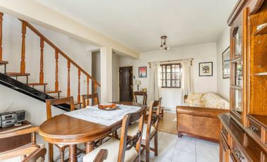 VENTA PH 4 AMBIENTES CON COCHERA JARDIN Y PARRILLA