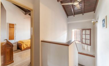 VENTA PH 4 AMBIENTES CON COCHERA JARDIN Y PARRILLA