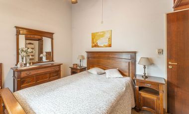 VENTA PH 4 AMBIENTES CON COCHERA JARDIN Y PARRILLA